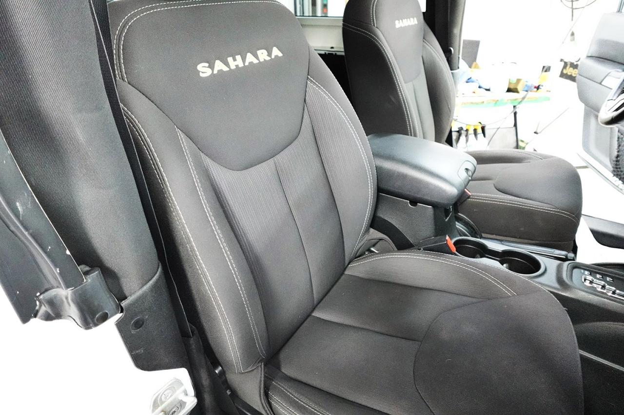 2014 Jeep Wrangler Sahara 4WD - No Accident, Hardtop - Photo #20