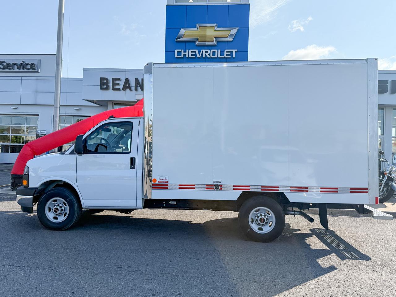 2025 GMC Savana Cutaway Work Van 4.3L V8 WITH REMOTE ENTRY, CRUISE CONTROL, A/C, REAR VISION CAMERA, AM/FM STEREO Photo