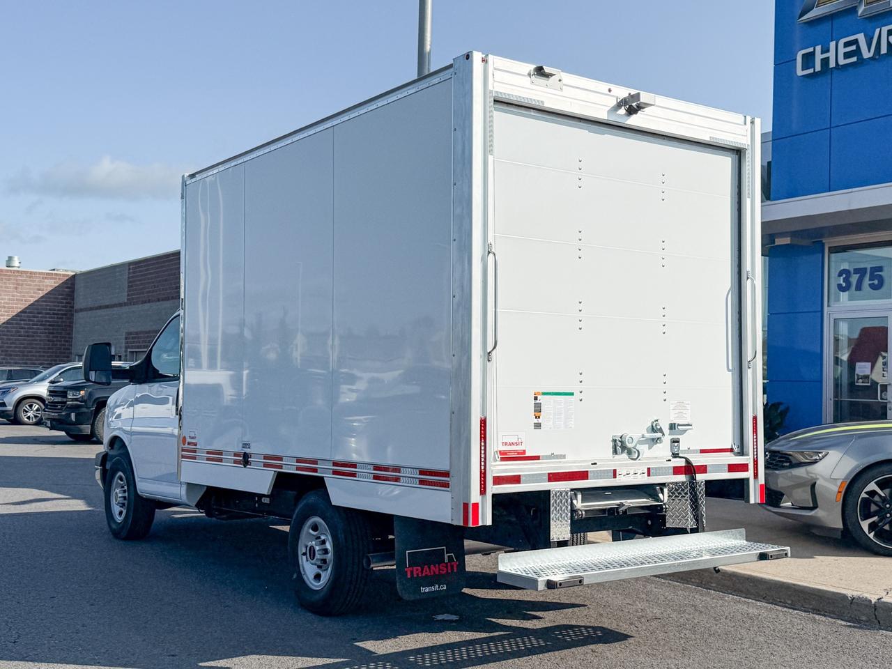 2025 GMC Savana Cutaway Work Van 4.3L V8 WITH REMOTE ENTRY, CRUISE CONTROL, A/C, REAR VISION CAMERA, AM/FM STEREO Photo