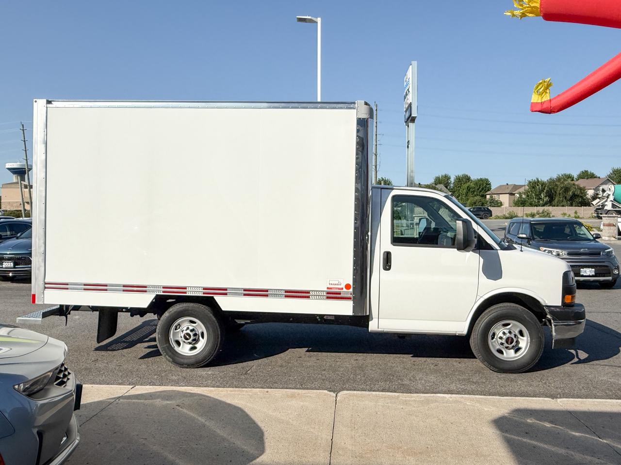 2025 GMC Savana Cutaway Work Van 4.3L V8 WITH REMOTE ENTRY, CRUISE CONTROL, A/C, REAR VISION CAMERA, AM/FM STEREO Photo