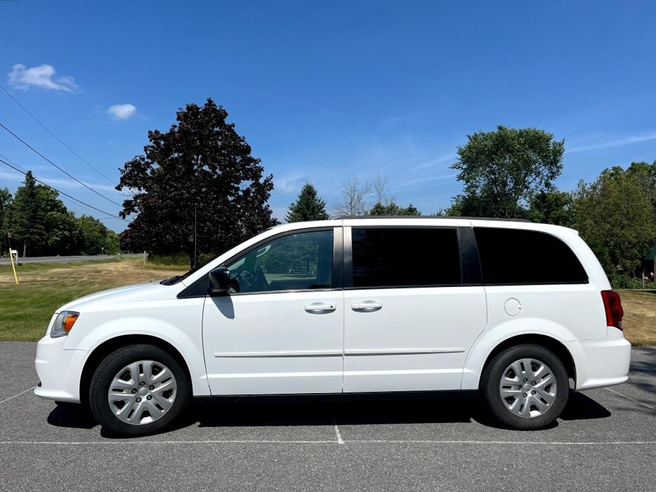 2016 Dodge Grand Caravan SXT - Photo #2
