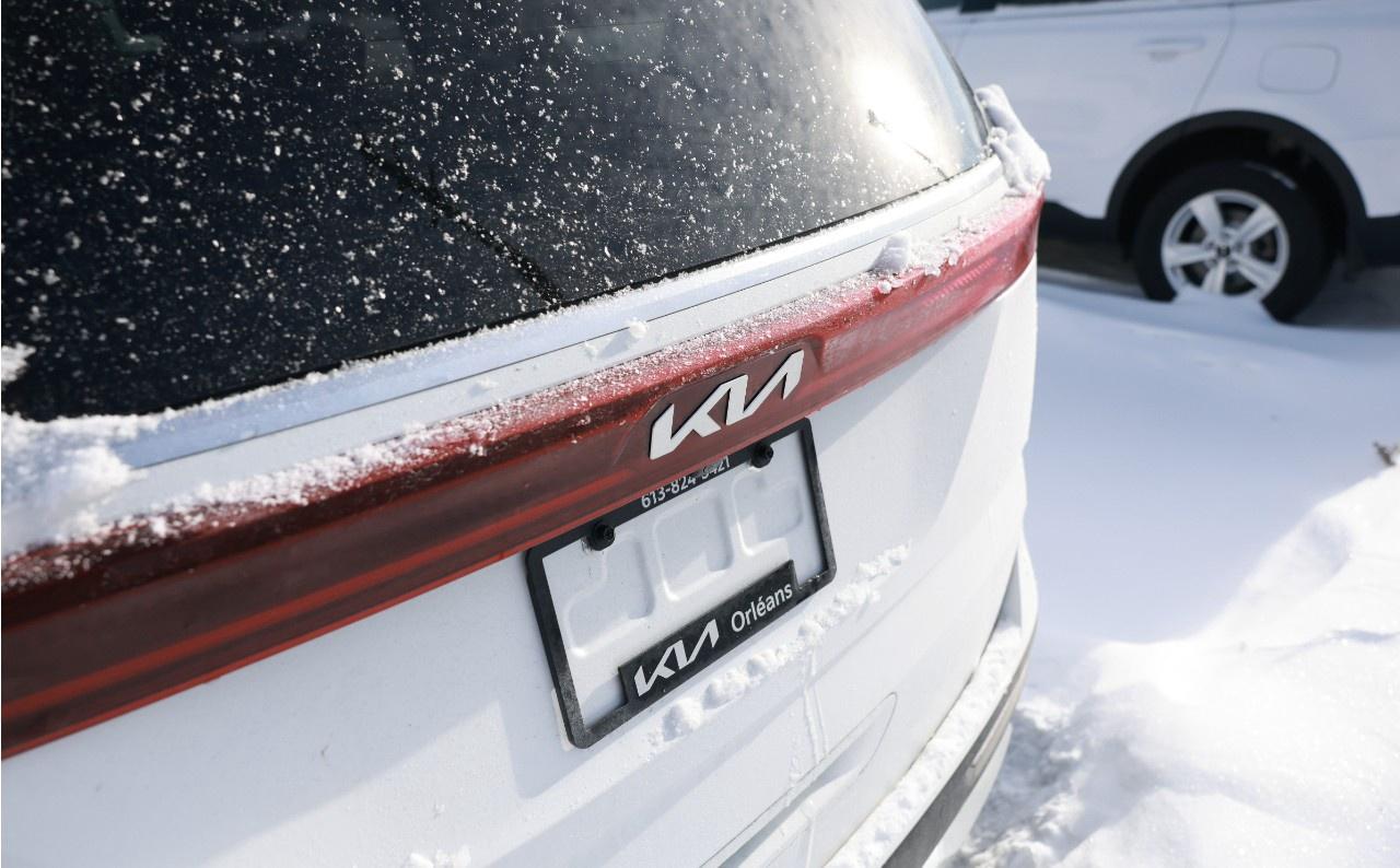 2022 Kia Carnival SX Photo