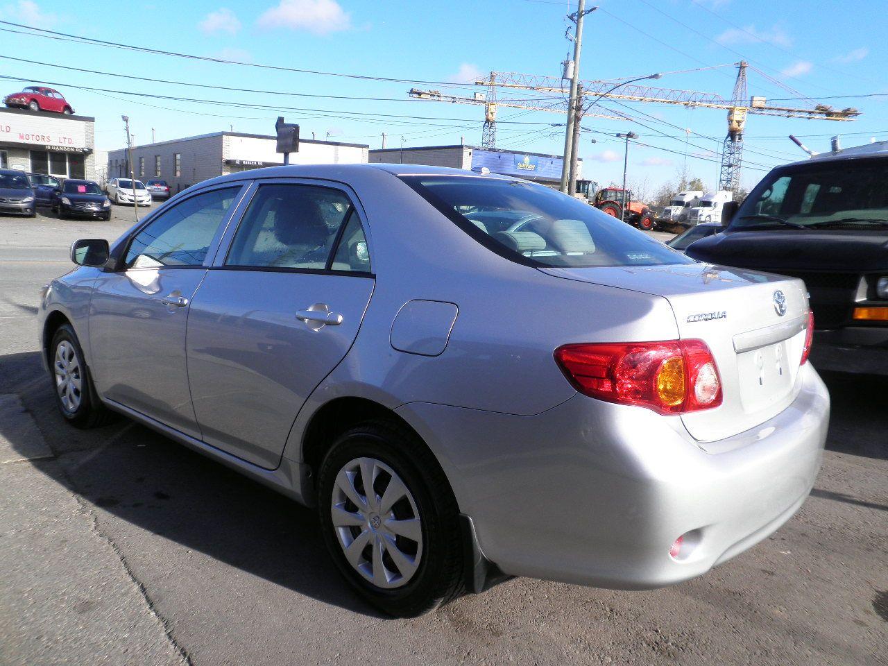 2010 Toyota Corolla CE Photo3