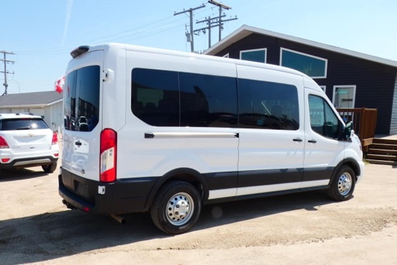 2023 Ford Transit 350 XLT Med Roof 12 pass. AWD w/cloth, NAV, BUC - Photo #6