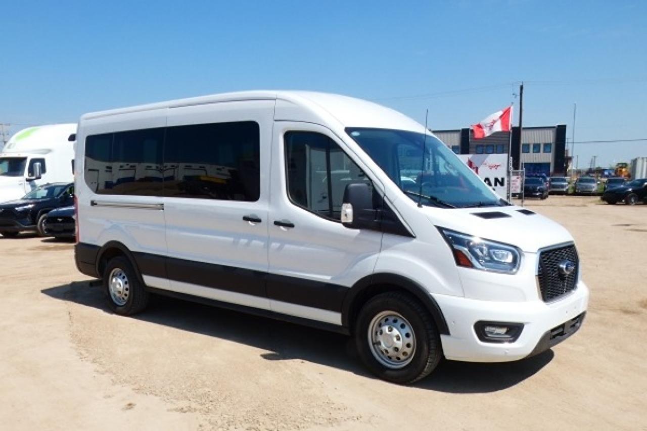 2023 Ford Transit 350 XLT Med Roof 12 pass. AWD w/cloth, NAV, BUC - Photo #4