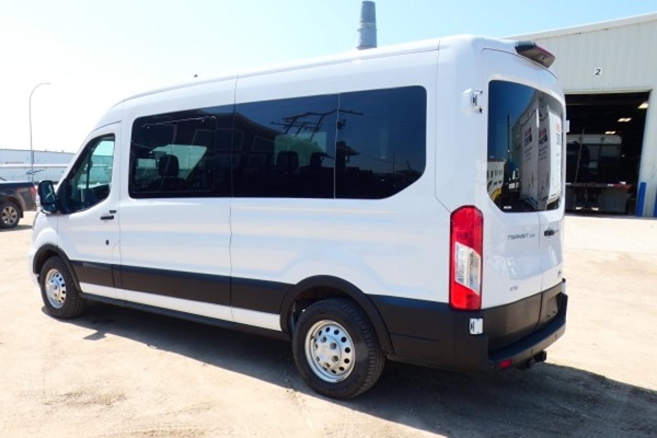 2023 Ford Transit 350 XLT Med Roof 12 pass. AWD w/cloth, NAV, BUC - Photo #8
