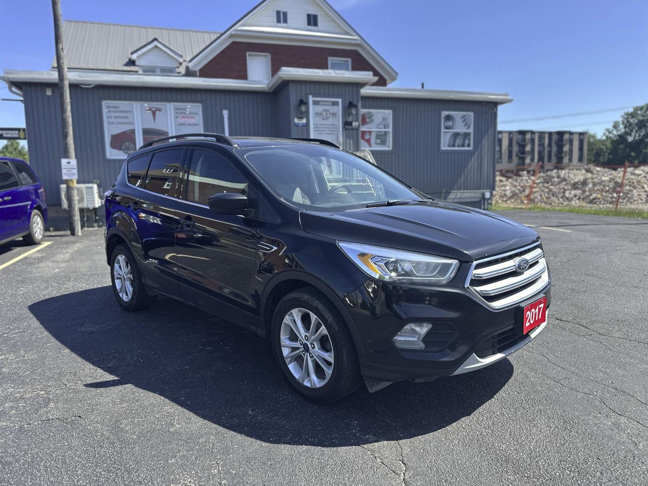 2017 Ford Escape SE Photo2