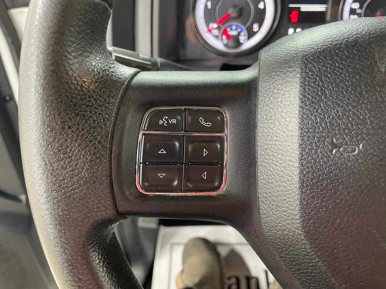 2014 RAM 2500 SLT Photo29