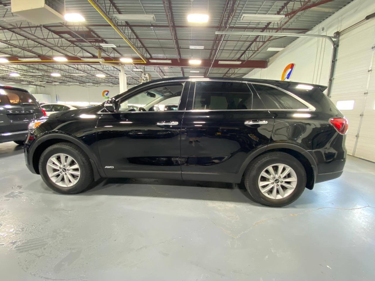 2020 Kia Sorento LX - Photo #2
