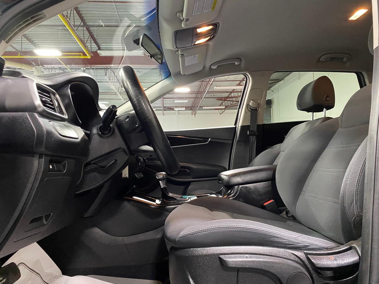 2020 Kia Sorento LX - Photo #12