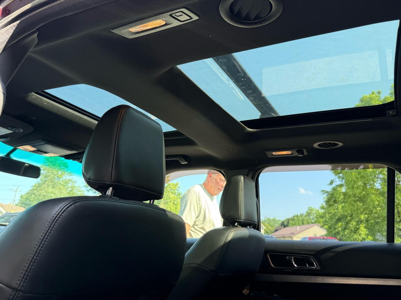 2018 Ford Explorer XLT - Photo #9