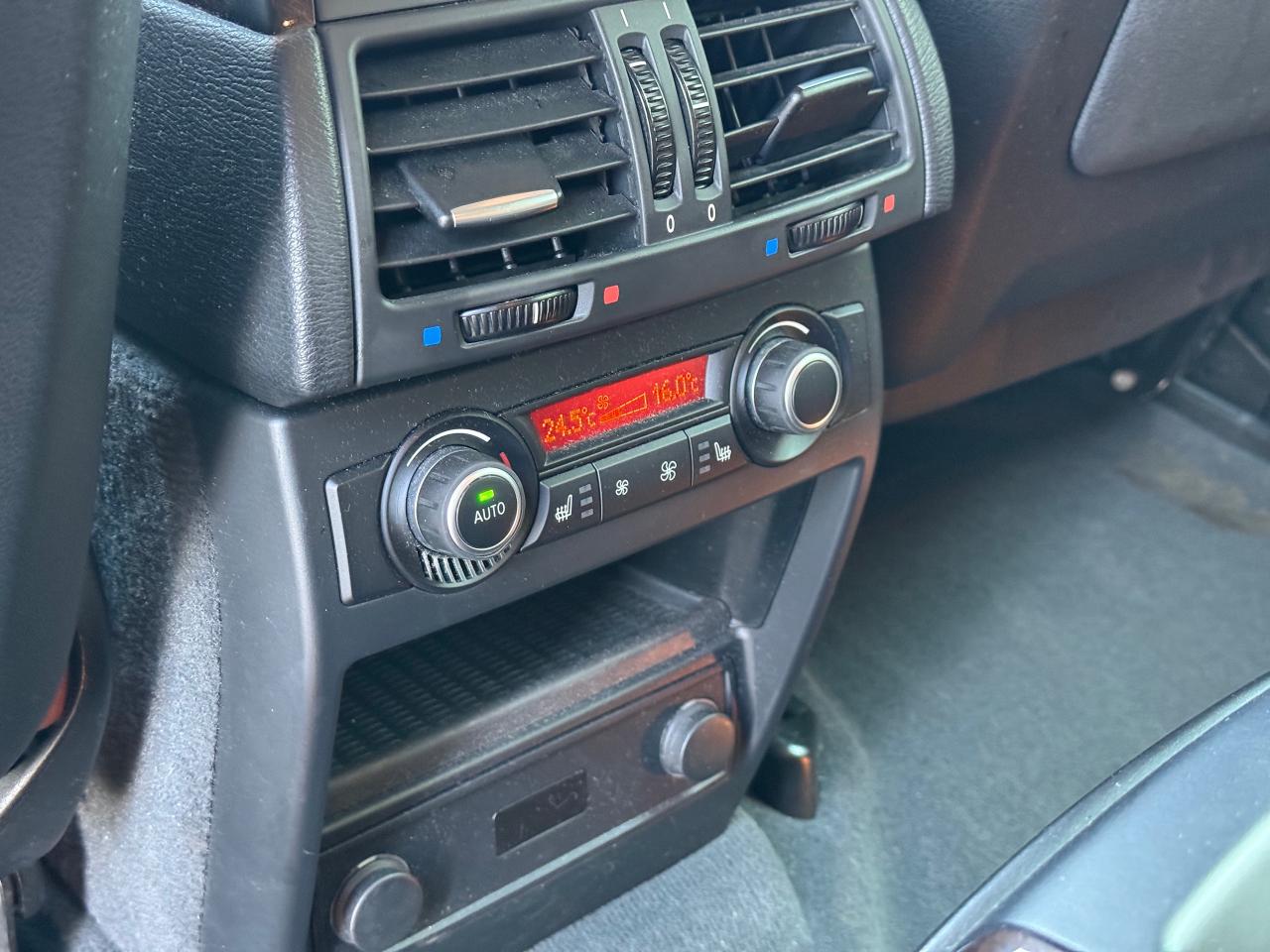 2011 BMW X6 xDrive 35i **DEALER SERVICED** - Photo #33