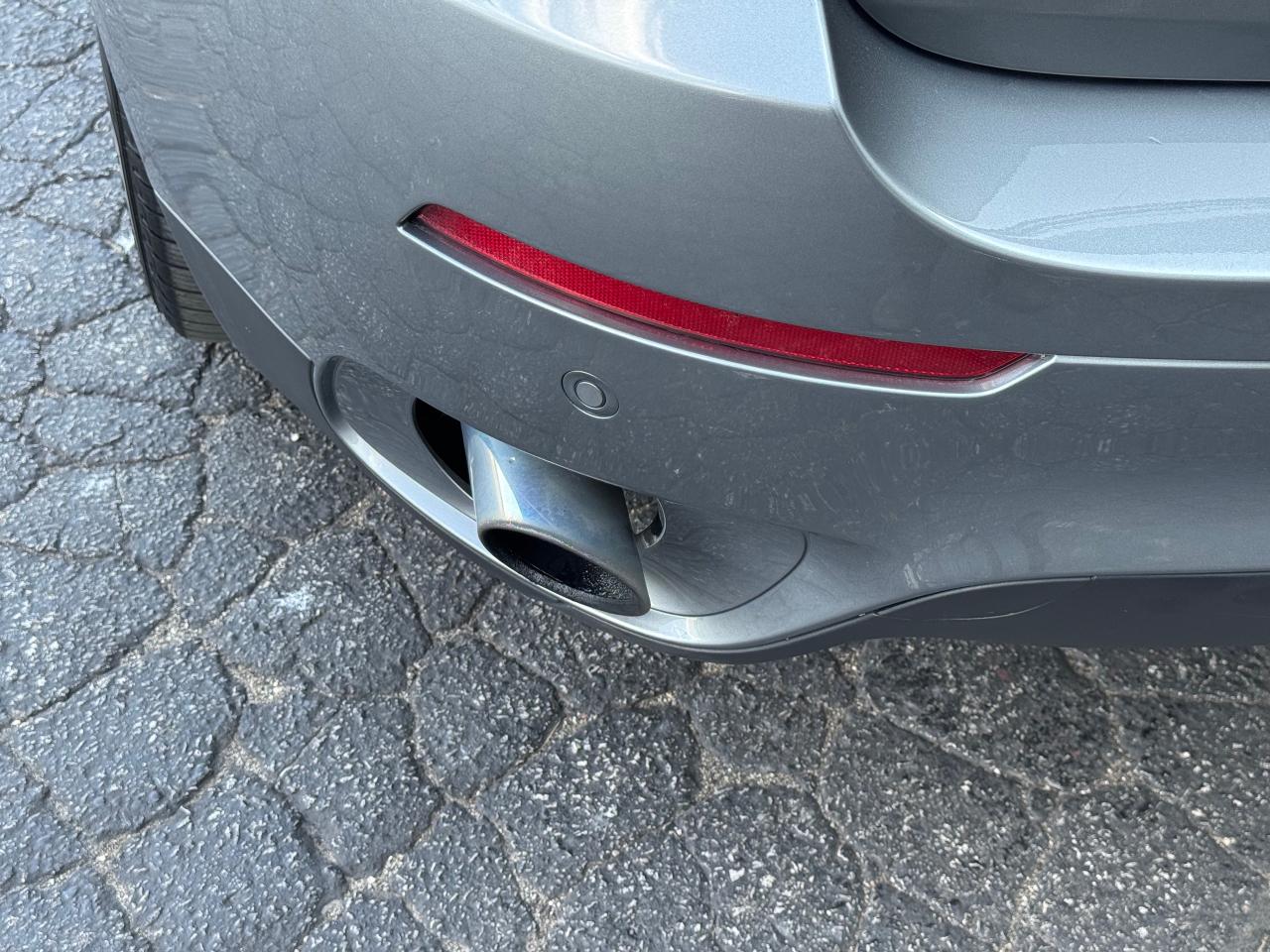 2011 BMW X6 xDrive 35i **DEALER SERVICED** - Photo #15