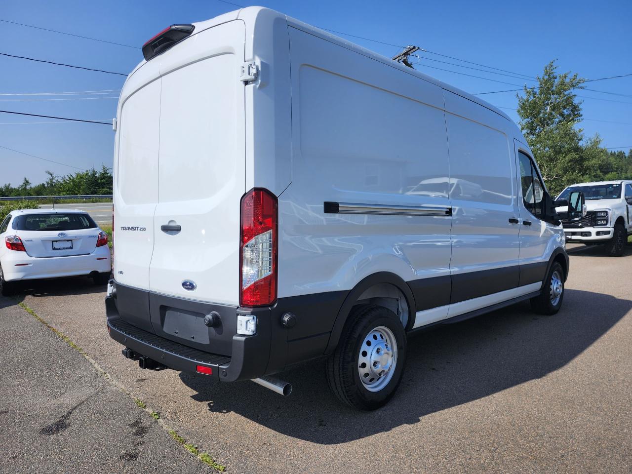 2025 Ford Transit Cargo Van T-250 148" MED RF 9070 GVWR AWD Photo4