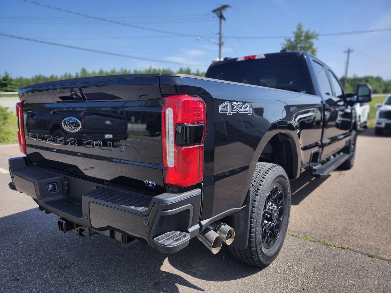 2025 Ford F-350 Super Duty SRW XLT 4WD CREW CAB 8' BOX Photo4