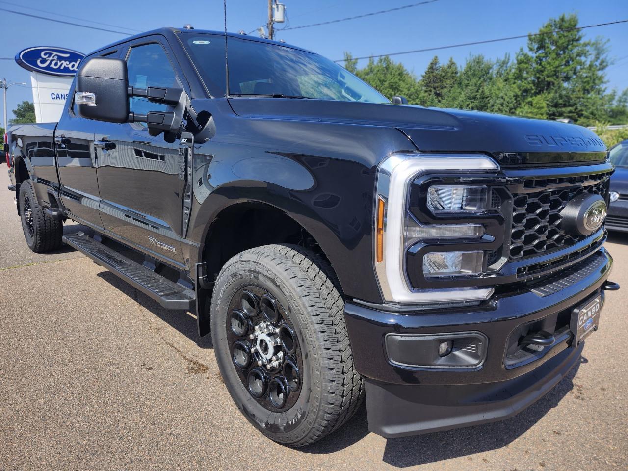 2025 Ford F-350 Super Duty SRW XLT 4WD CREW CAB 8' BOX Photo2