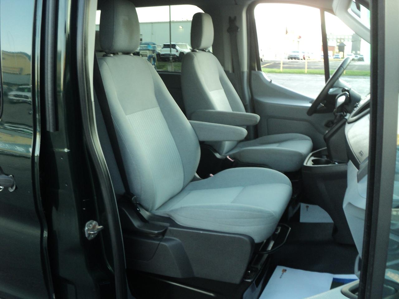 2015 Ford Transit T-150 XL 8Seater 3.7L6cyl  LowRoof Sliding RH Dr - Photo #11