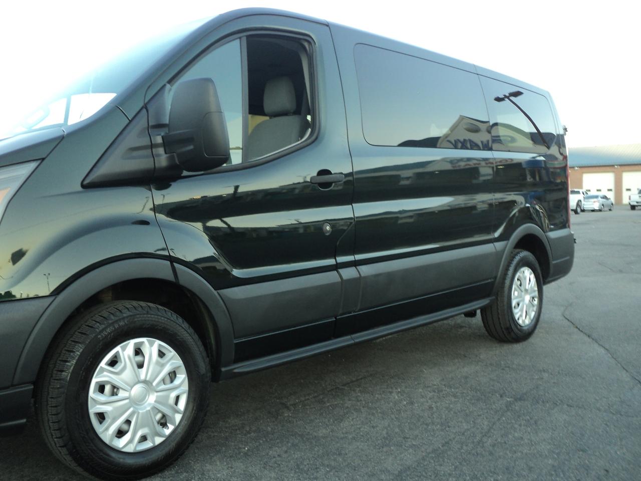 2015 Ford Transit T-150 XL 8Seater 3.7L6cyl  LowRoof Sliding RH Dr - Photo #23