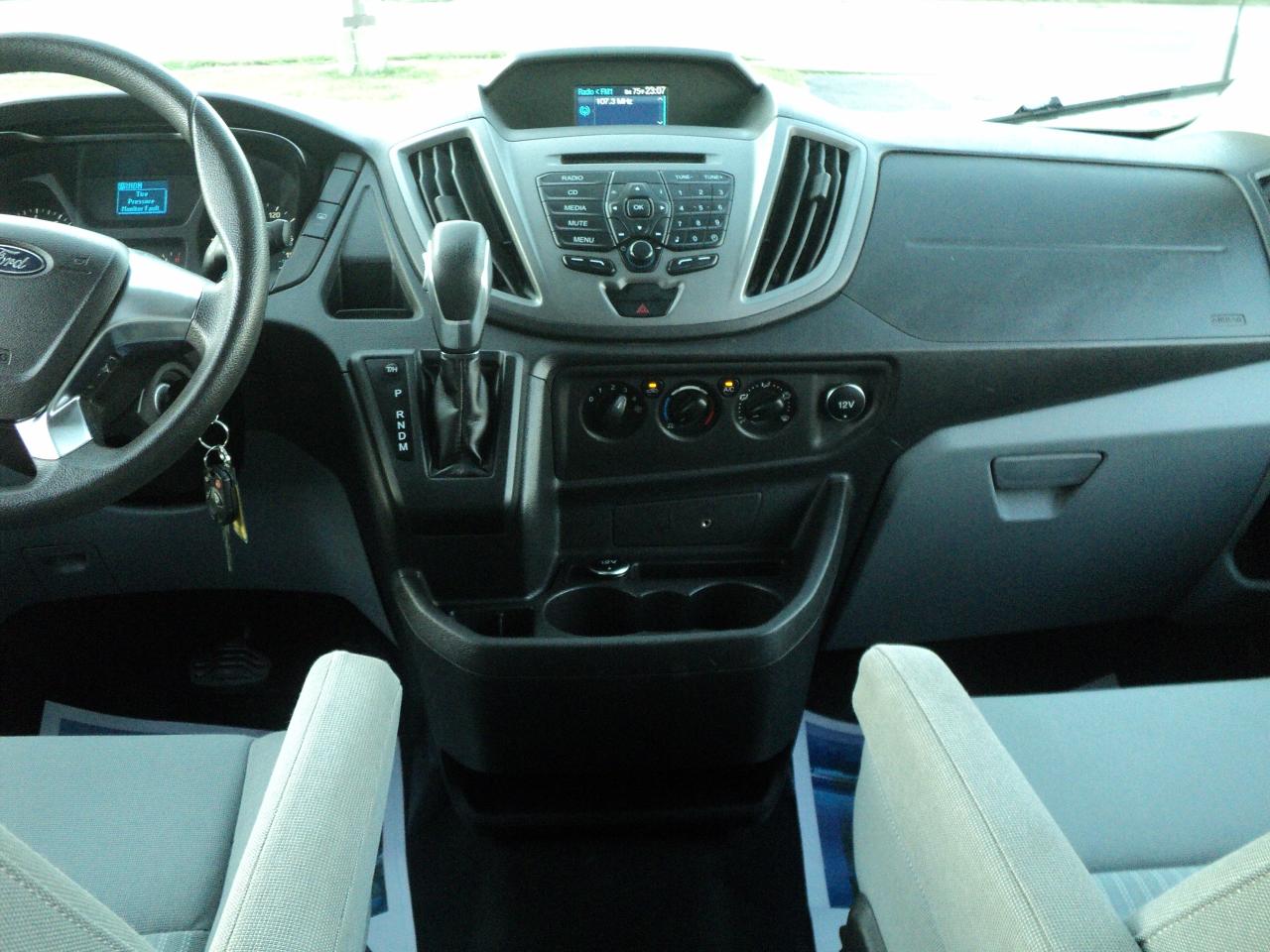 2015 Ford Transit T-150 XL 8Seater 3.7L6cyl  LowRoof Sliding RH Dr - Photo #16