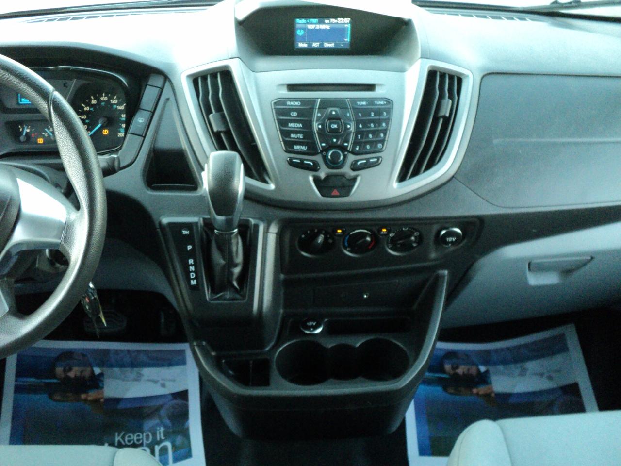 2015 Ford Transit T-150 XL 8Seater 3.7L6cyl  LowRoof Sliding RH Dr - Photo #18