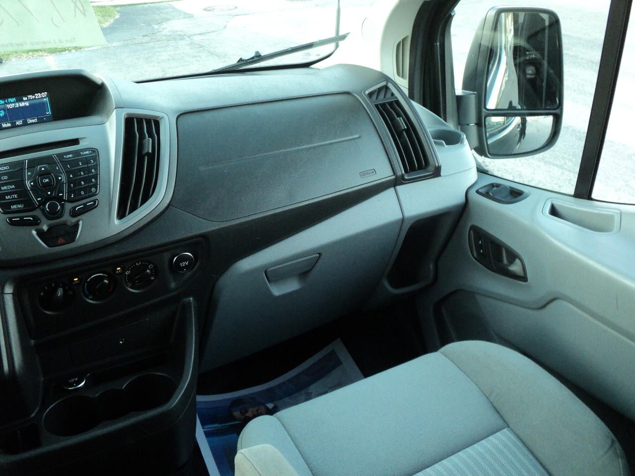 2015 Ford Transit T-150 XL 8Seater 3.7L6cyl  LowRoof Sliding RH Dr - Photo #17