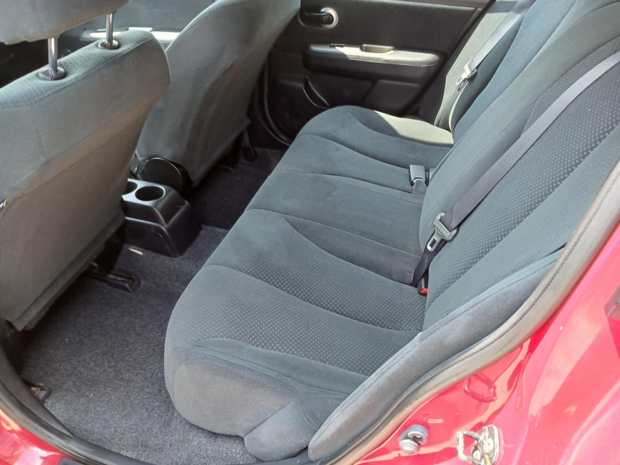 2012 Nissan Versa S - Photo #11