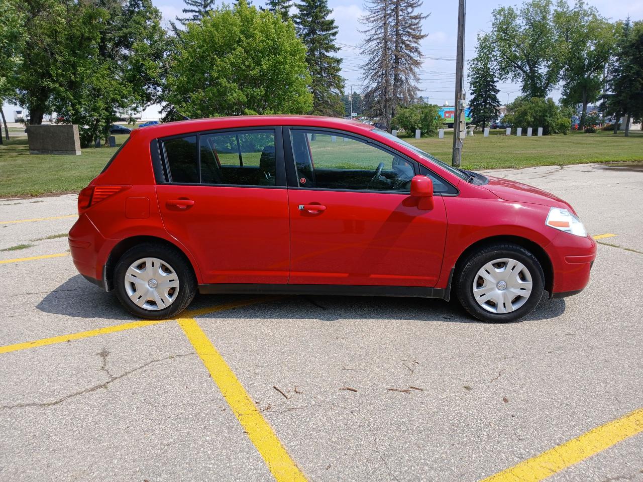 2012 Nissan Versa S - Photo #4