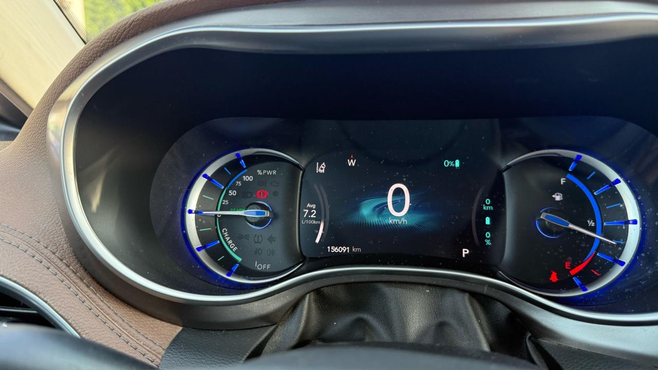 2018 Chrysler Pacifica Hybrid Limited - Photo #15