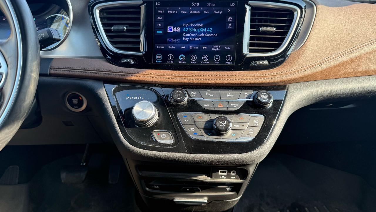 2018 Chrysler Pacifica Hybrid Limited - Photo #13