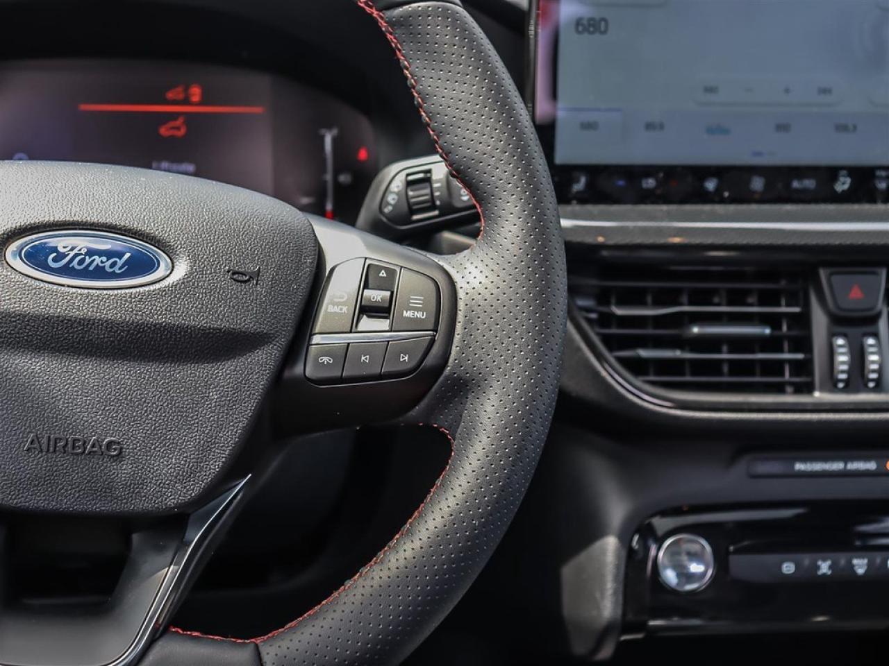 2025 Ford Escape ST-Line AWD HEV Photo