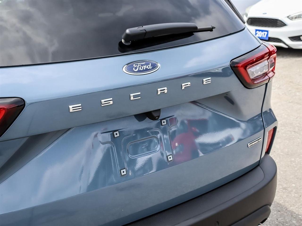 2025 Ford Escape ST-Line AWD HEV Photo