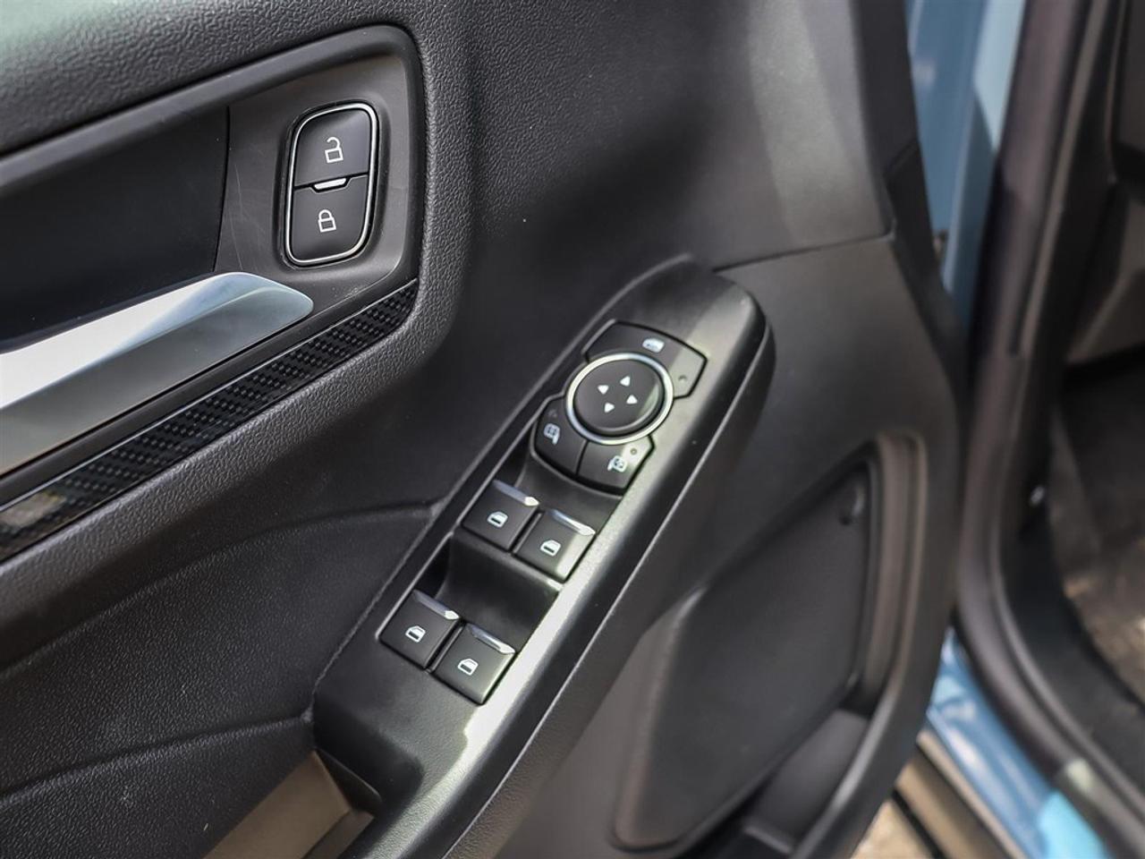 2025 Ford Escape ST-Line AWD HEV Photo