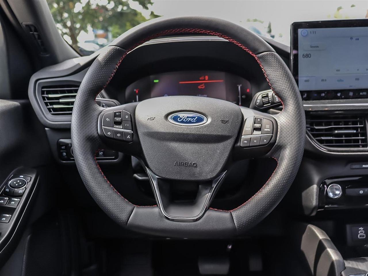 2025 Ford Escape ST-Line AWD HEV Photo