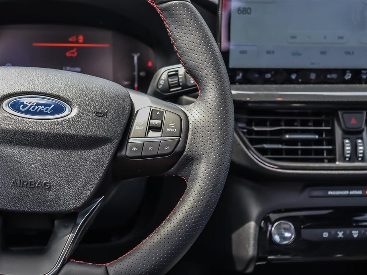 2025 Ford Escape ST-Line AWD HEV Photo