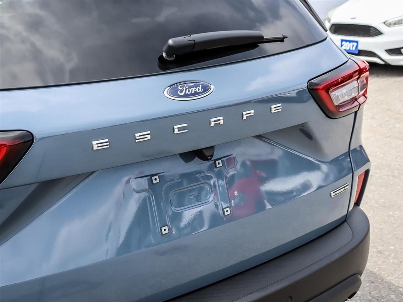 2025 Ford Escape ST-Line AWD HEV Photo