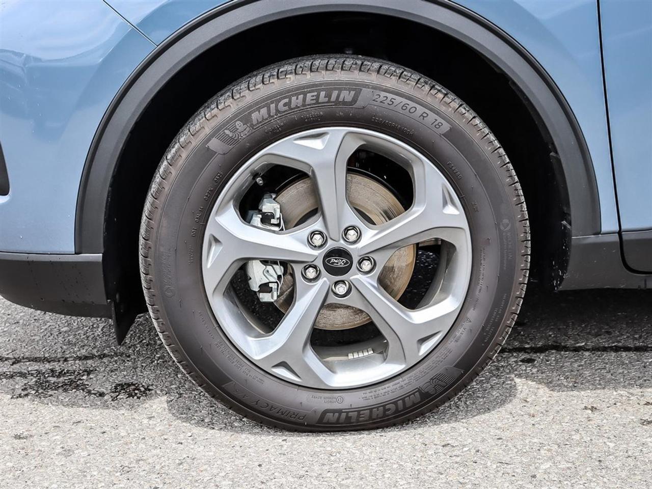 2025 Ford Escape ST-Line AWD HEV Photo