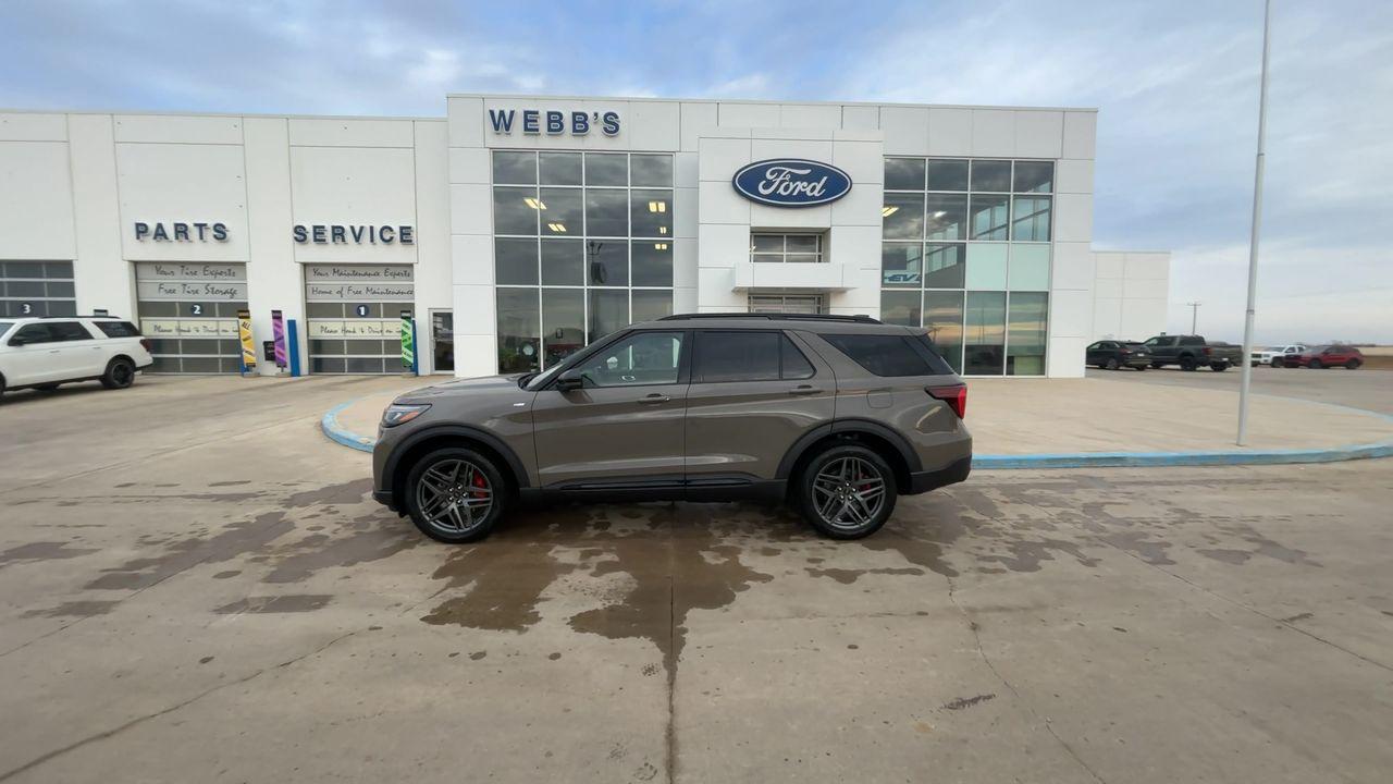 2026 Ford Explorer ST-LINE 4WD Photo4