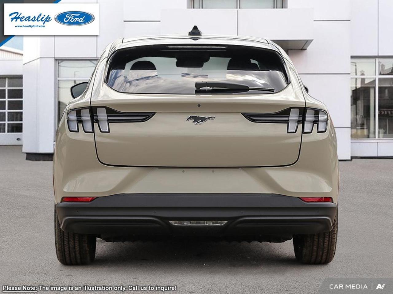 2025 Ford Mustang Mach-E Premium Photo4