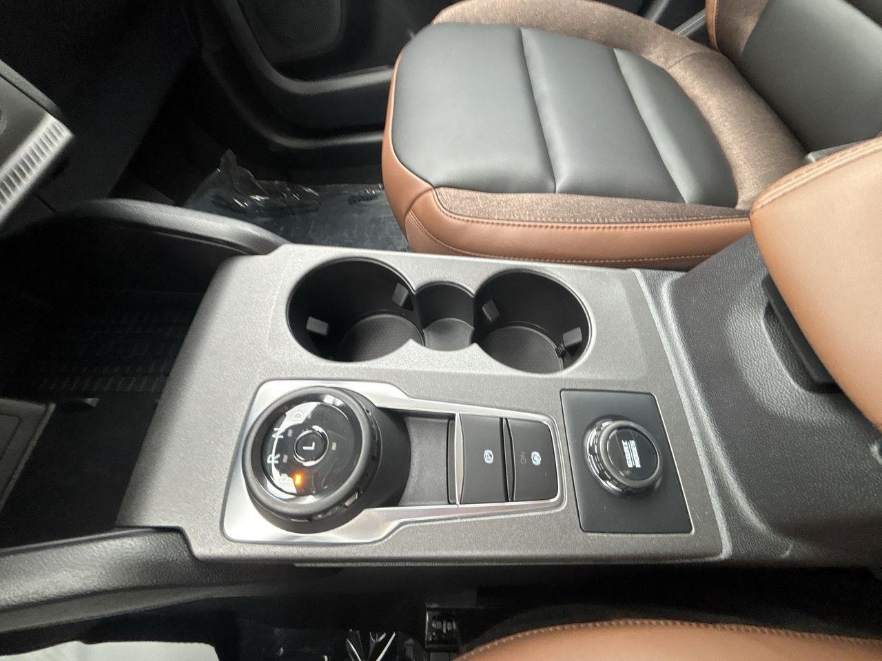 2025 Ford Bronco Sport Outer Banks 4X4 Photo5