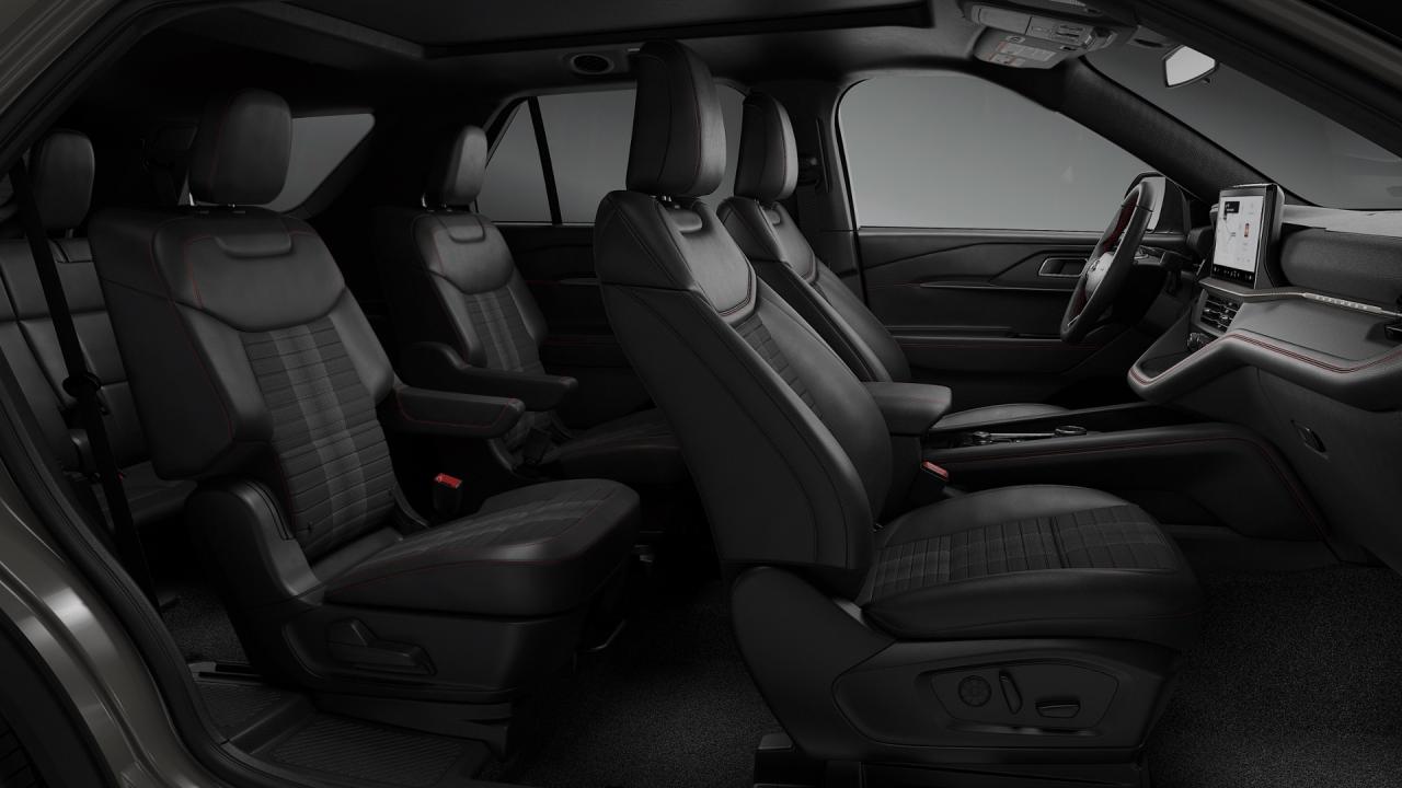 2026 Ford Explorer ST-Line Photo5