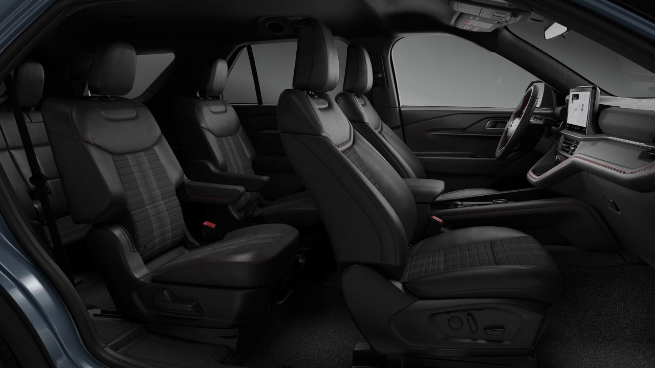 2026 Ford Explorer ST-Line Photo5