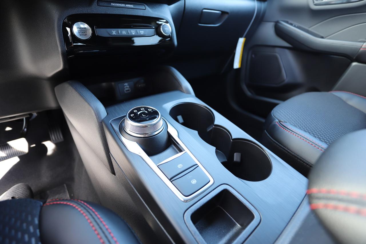 2026 Ford Escape ST-Line AWD Photo5
