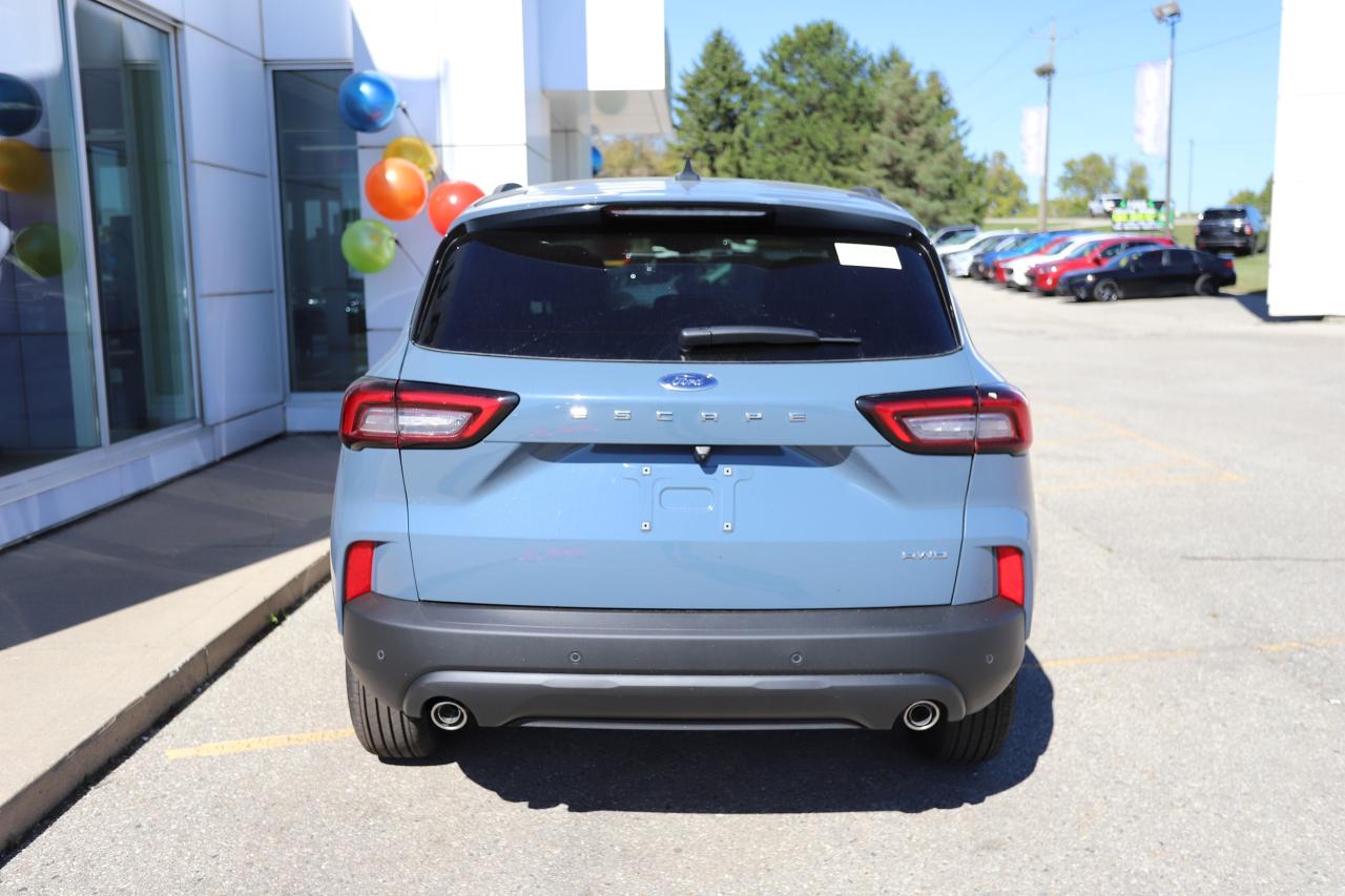 2026 Ford Escape ST-Line AWD Photo5