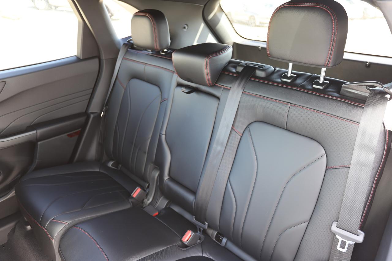 2026 Ford Escape ST-Line Elite AWD Photo5