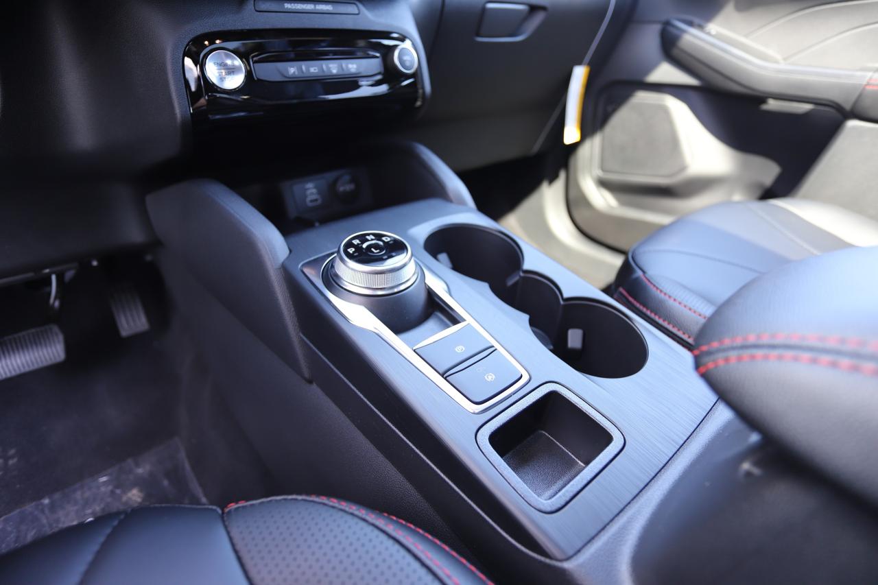 2026 Ford Escape ST-Line Elite AWD Photo5