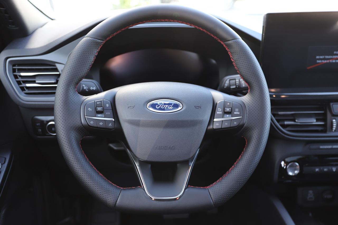 2026 Ford Escape ST-Line Elite AWD Photo5