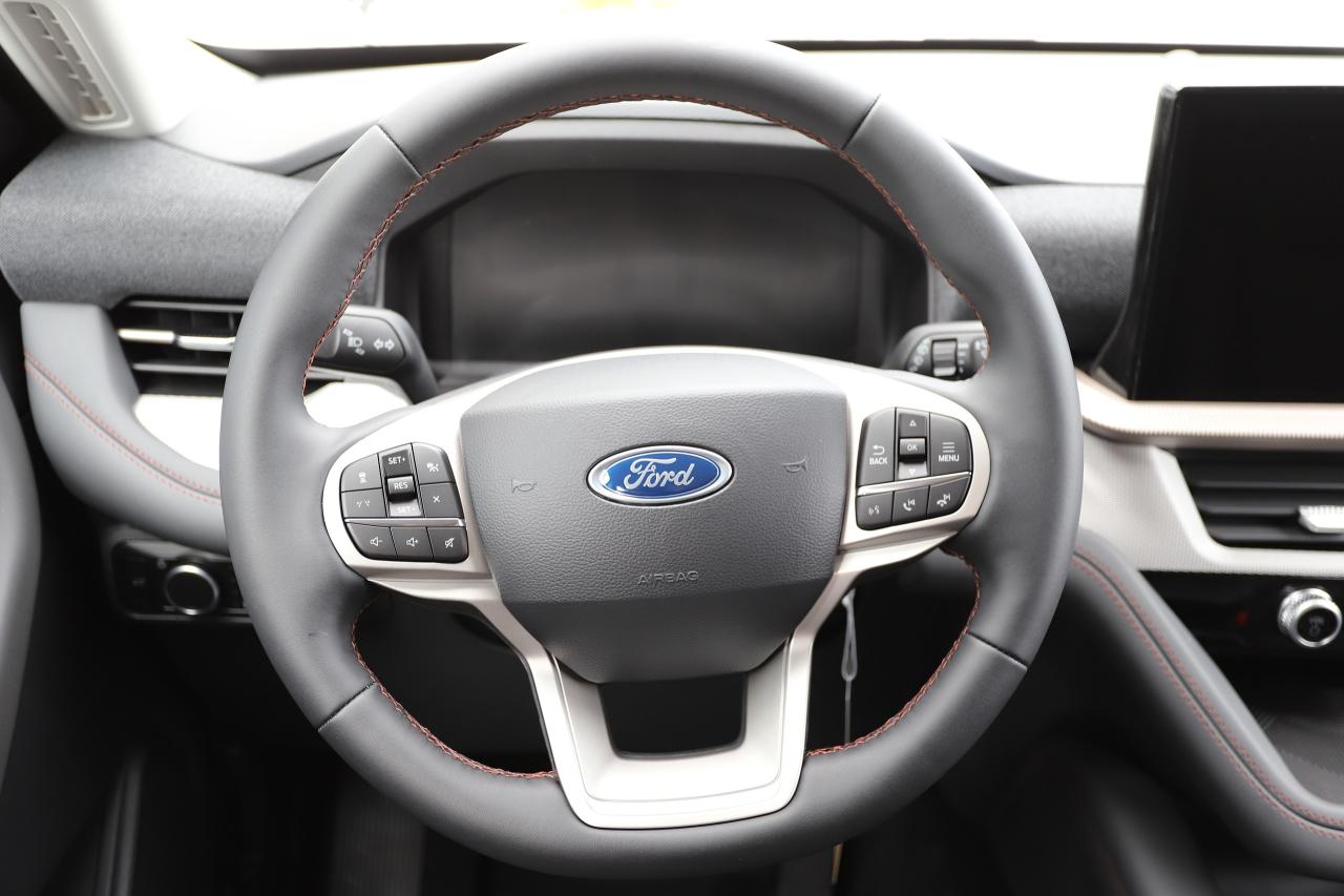 2026 Ford Explorer ACTIVE 4WD Photo5