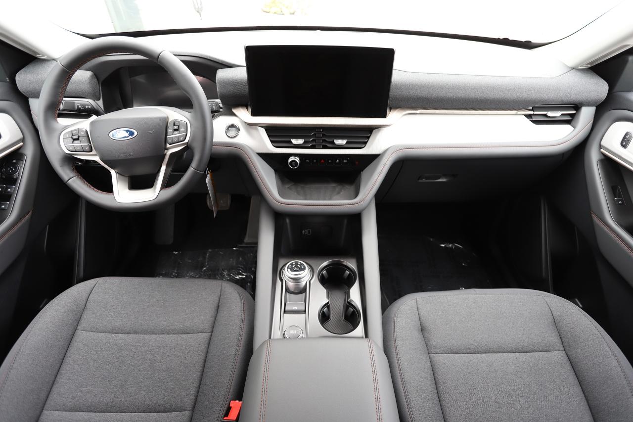 2026 Ford Explorer ACTIVE 4WD Photo5