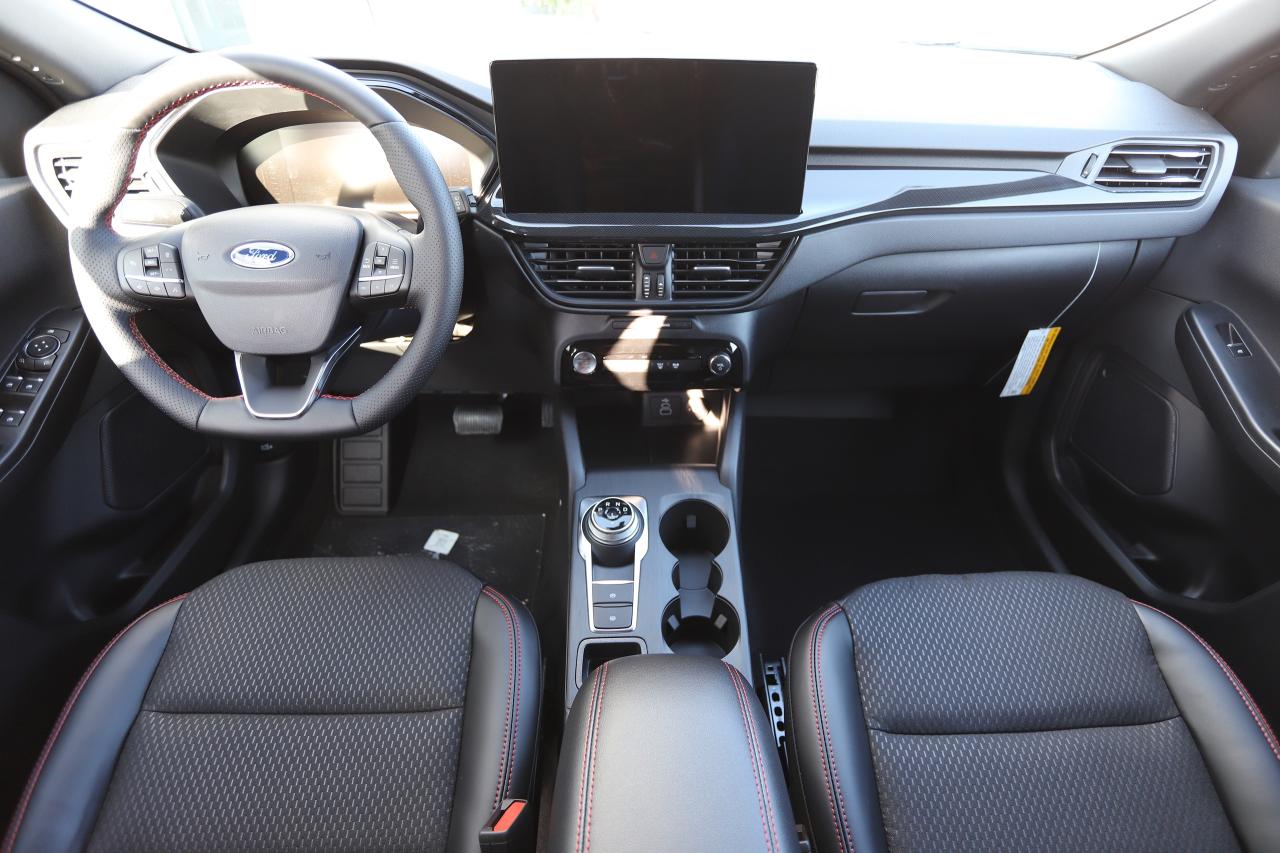 2026 Ford Escape ST-Line Select AWD Photo