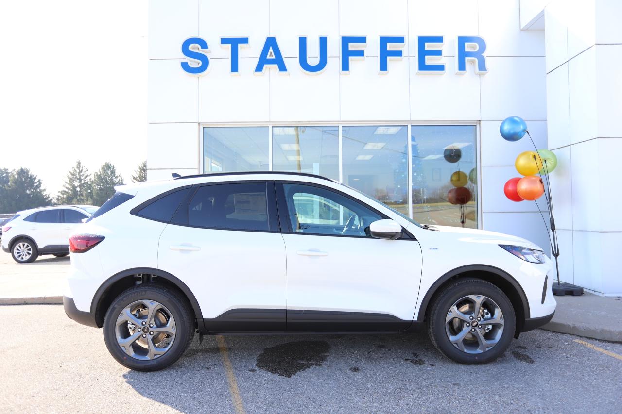 2026 Ford Escape ST-Line Select AWD Photo2